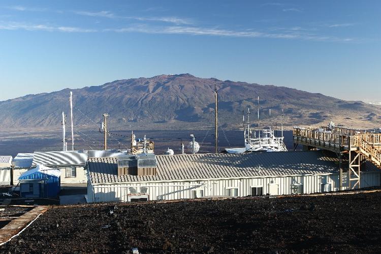 NDSC (Network for Detection of Stratospheric Change) building (1997) at the Mauna Loa Observatory. The ozone layer, UV-B, atmospheric transmission and column water vapor are monitored from the rooftop deck at right.